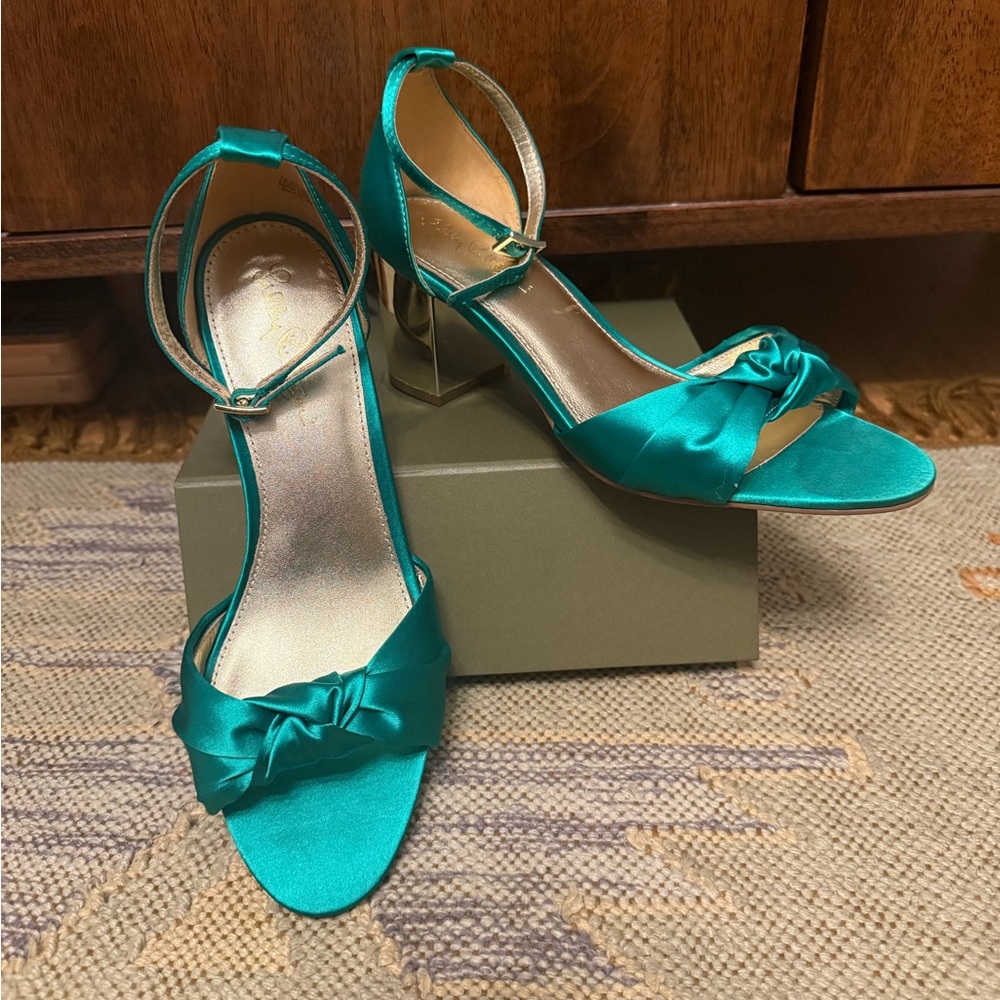 Lilly Pulitzer Colleen Sandals Emerald Isle Gold Block Heel Satin Size 7M